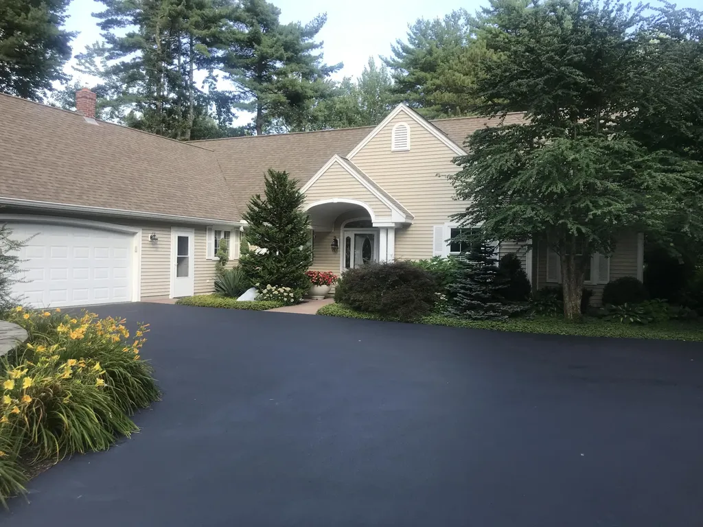 10 Tiger Lily Lane Scarborough ME 04074