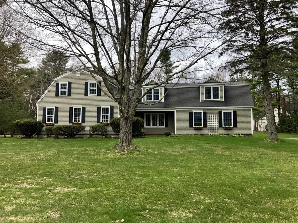192 Foreside Road Falmouth ME 04105
