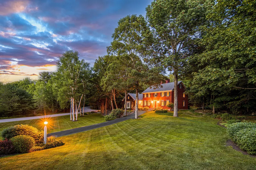 5 Pioneer Circle Gorham ME 04038