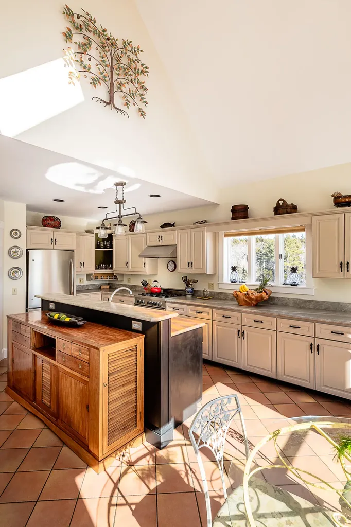 671 Pleasant Point Road Cushing ME 04563