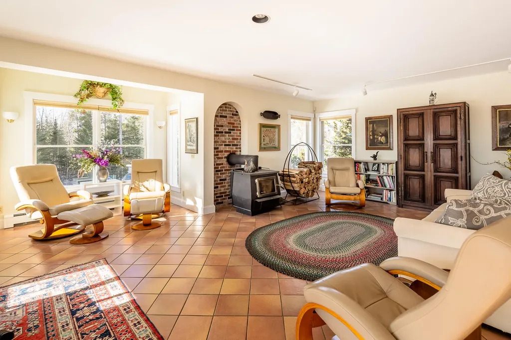 671 Pleasant Point Road Cushing ME 04563