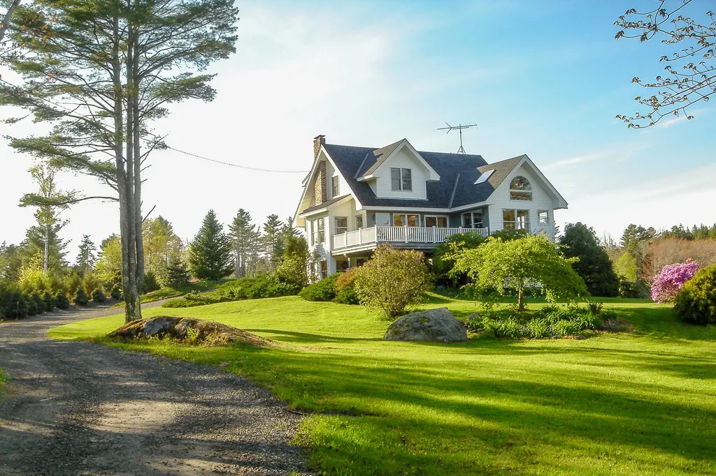 671 Pleasant Point Road Cushing ME 04563