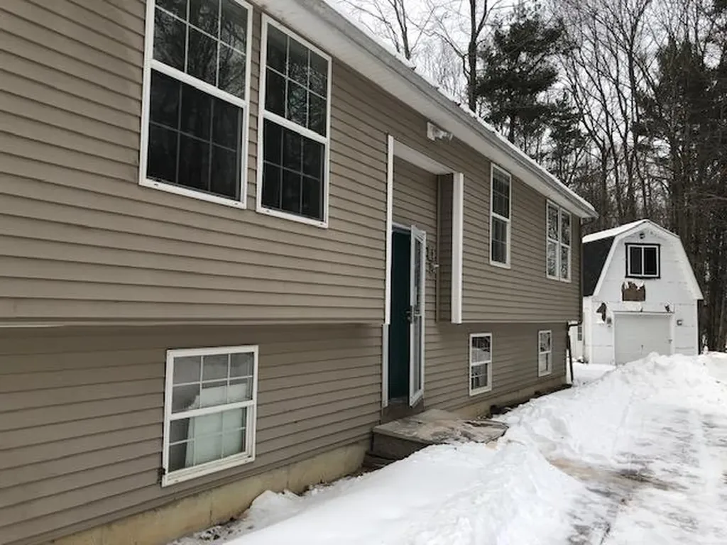 30 Toby Lane Richmond ME 04357
