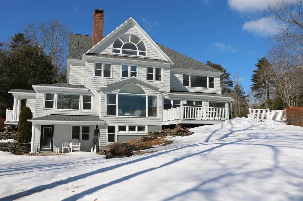 18 Arnold Road Freeport ME 04032