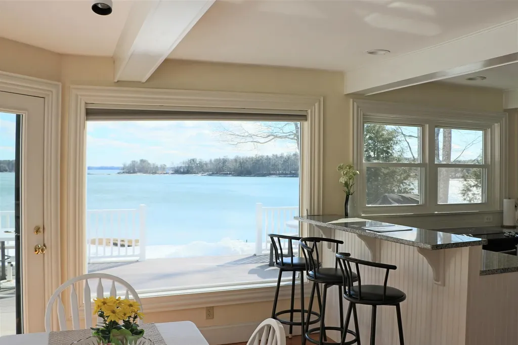 18 Arnold Road Freeport ME 04032