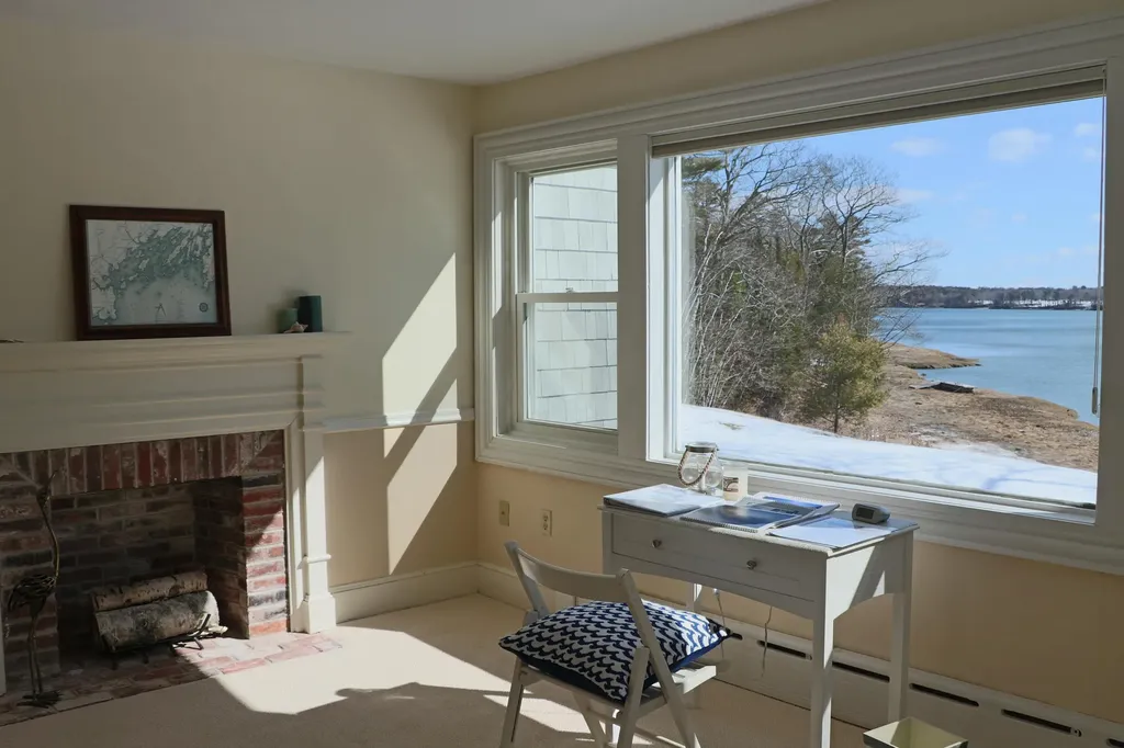 18 Arnold Road Freeport ME 04032