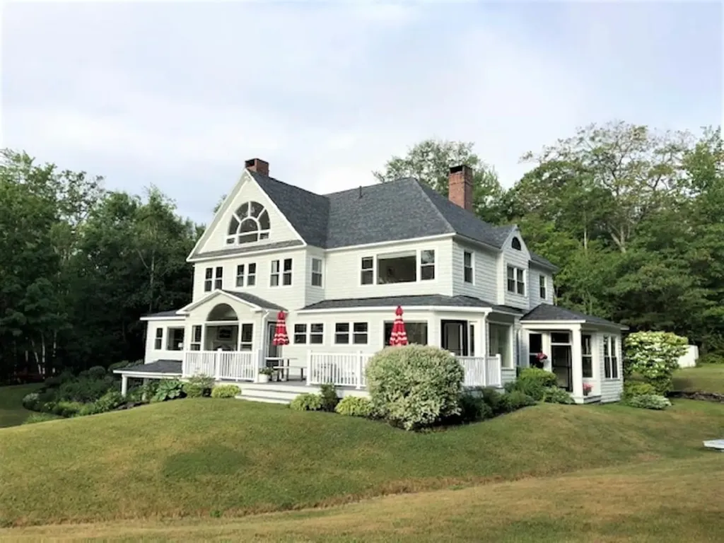 18 Arnold Road Freeport ME 04032