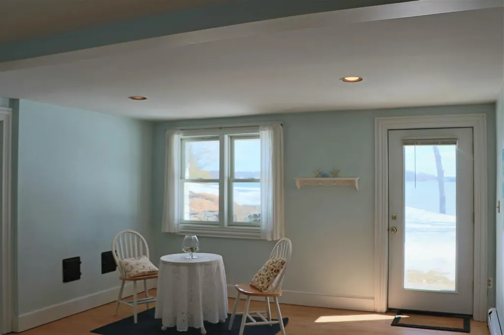 18 Arnold Road Freeport ME 04032