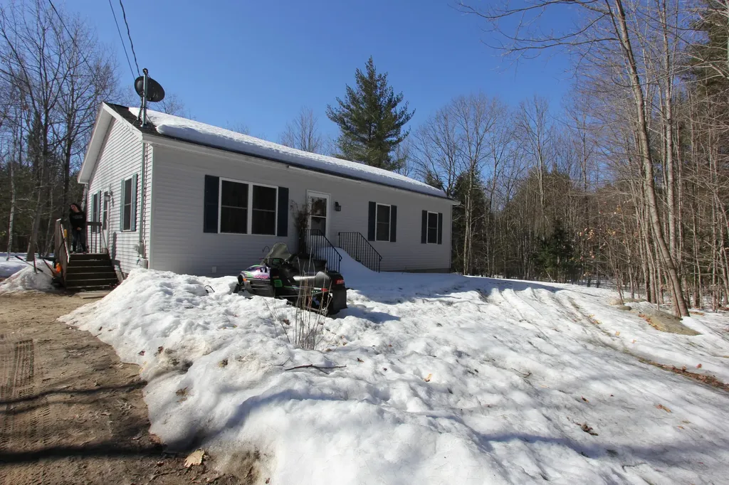 106 Mountain View Road Leeds ME 04263
