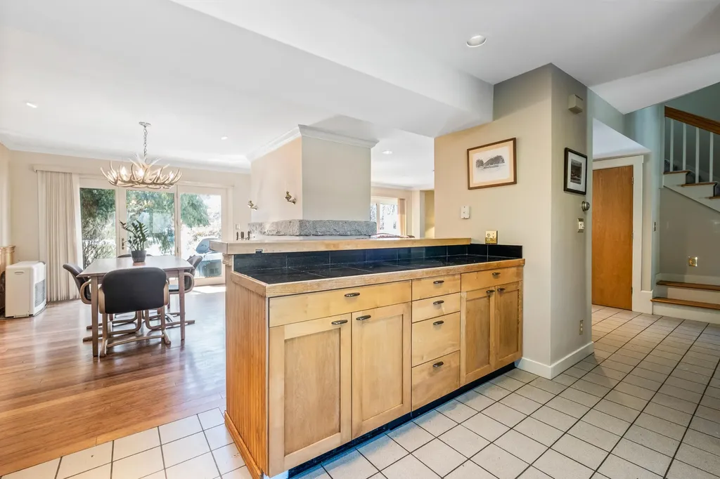 15 Eastward Rockport ME 04856