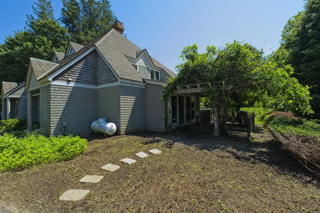 15 Eastward Rockport ME 04856