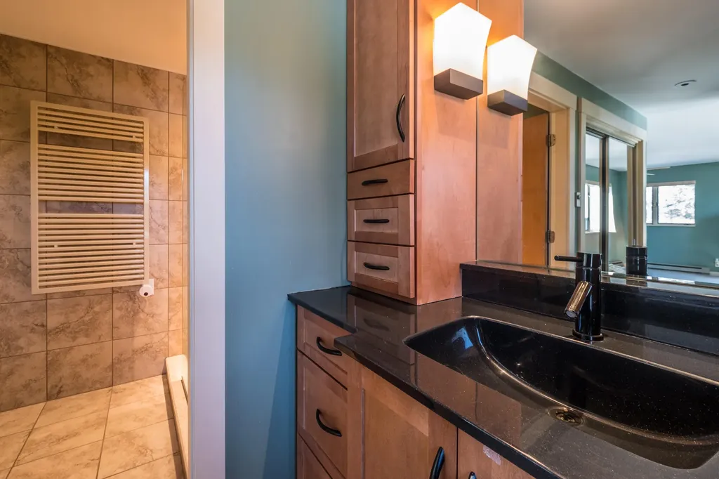 15 Eastward Rockport ME 04856