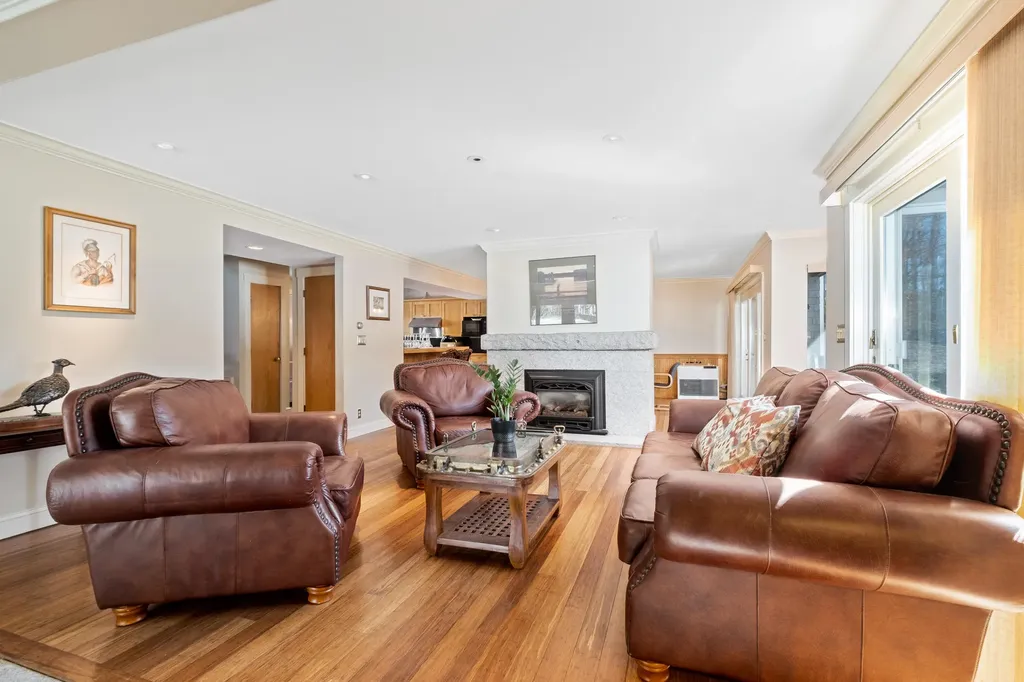 15 Eastward Rockport ME 04856