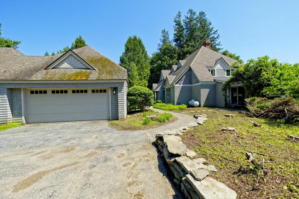 15 Eastward Rockport ME 04856