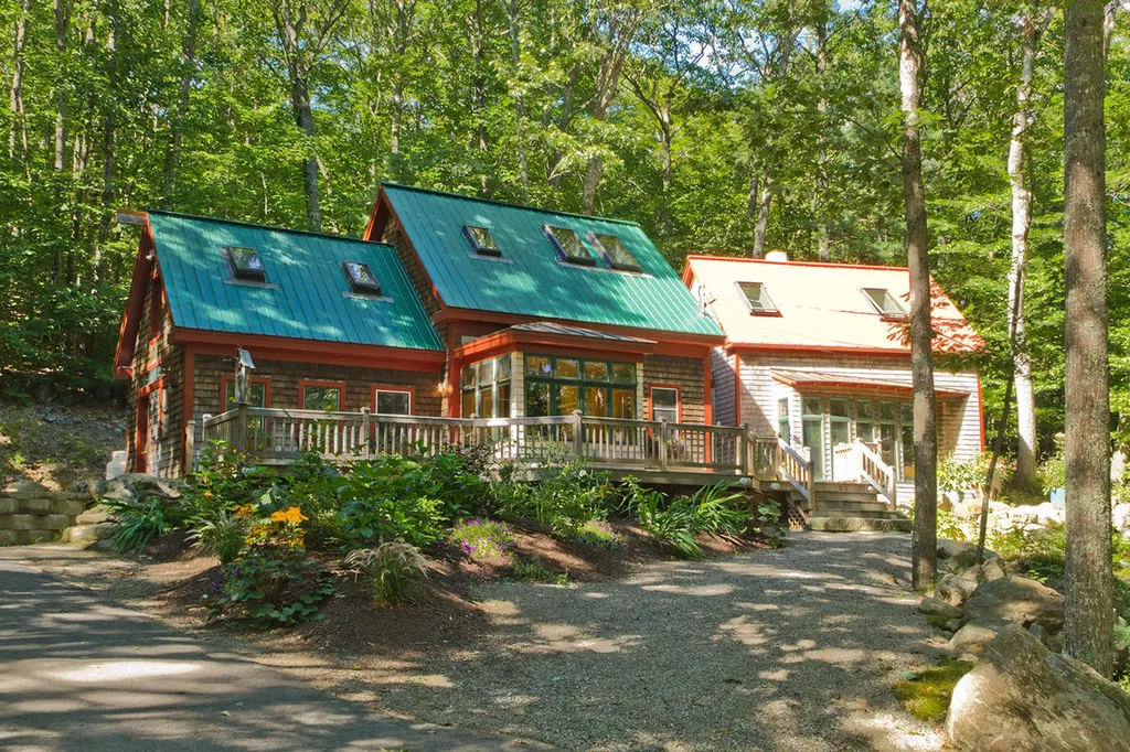 525 Molyneaux Road Camden ME 04843