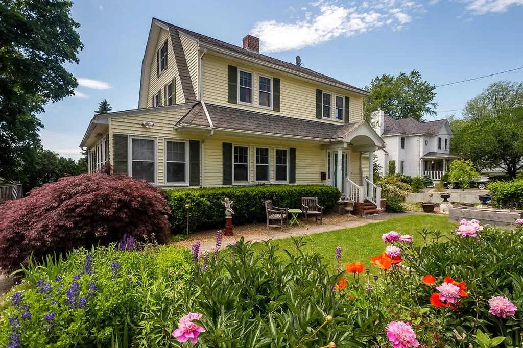 710 Woodbury Avenue Portsmouth NH 03801