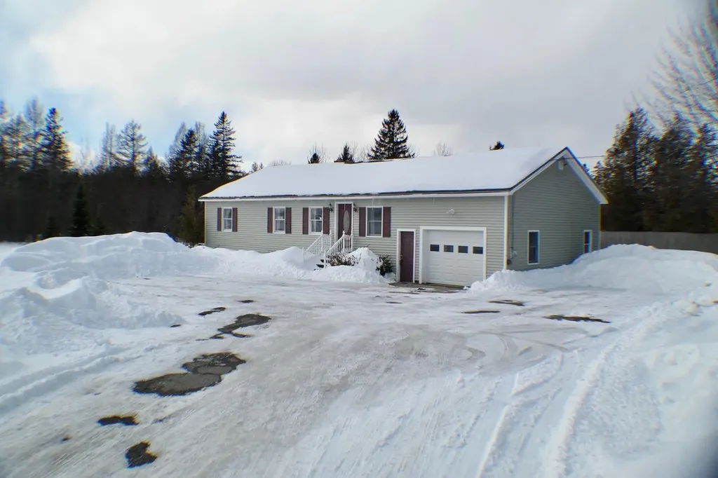 1162 Dexter Road Corinna ME 04928
