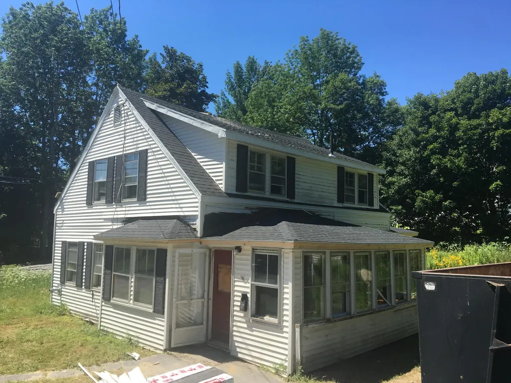71 Greenville Street Farmingdale ME 04344