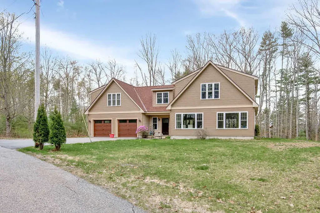 3 Summit Way Saco ME 04072