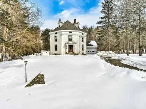 1237 Hallowell Litchfield Road West Gardiner ME 04345