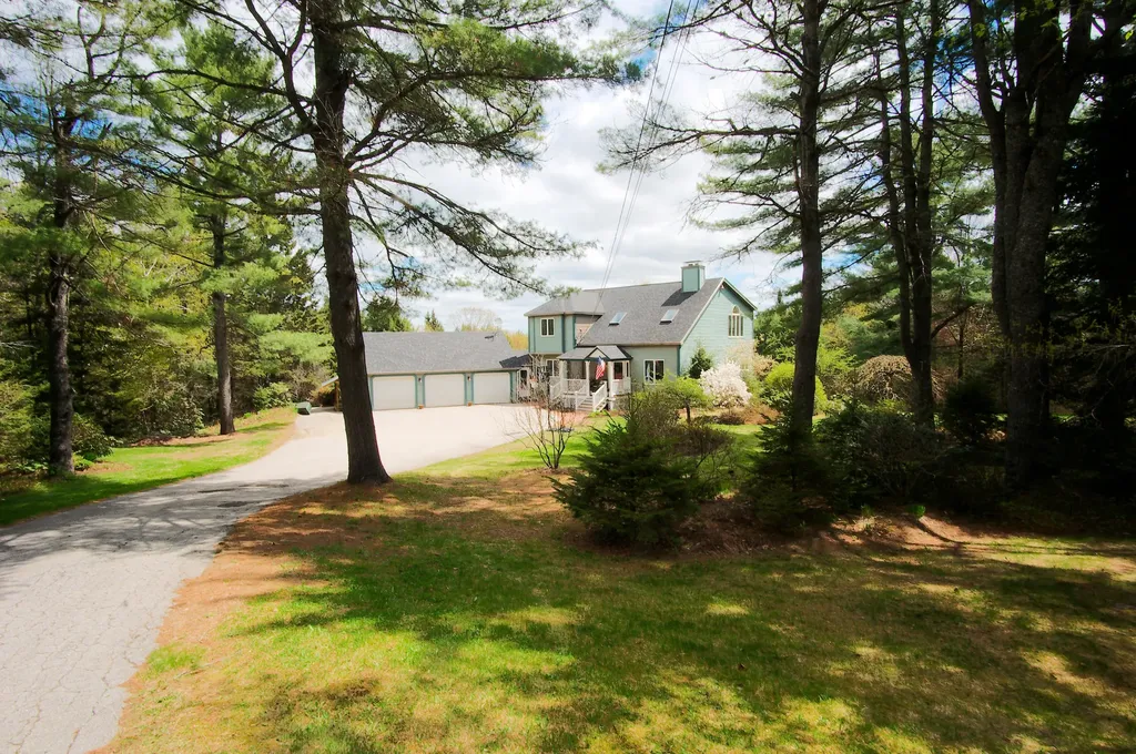 20 Deer Hill Lane Hampden ME 04444