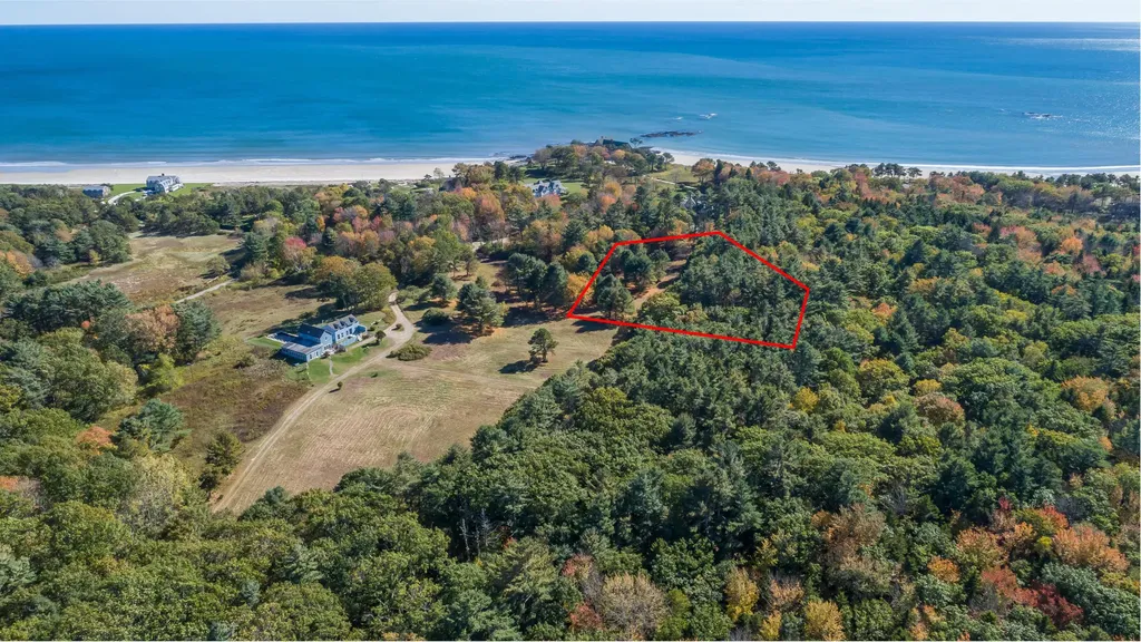 000 Crescent Surf Road Kennebunk ME 04043