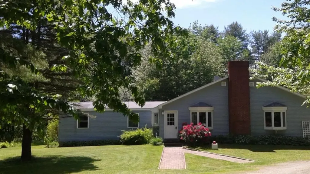 512 Meadow Road Topsham ME 04086