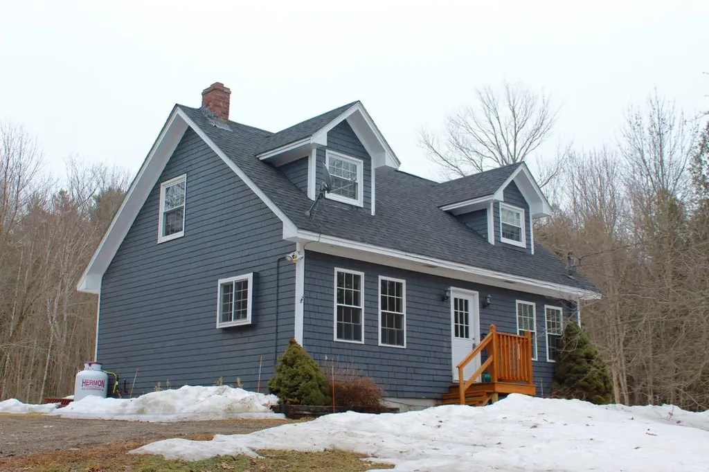 511 Hudson Road Glenburn ME 04401