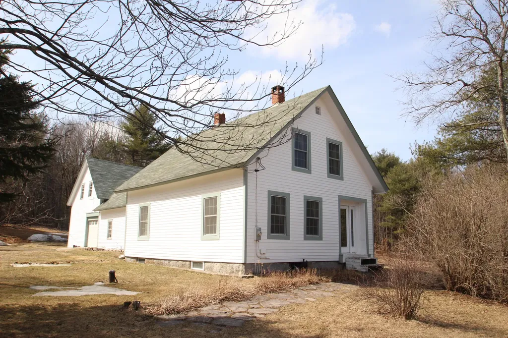 22 Hewett Road Somerville ME 04348