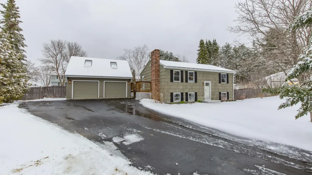 20 Hemlock Terrace Yarmouth ME 04096