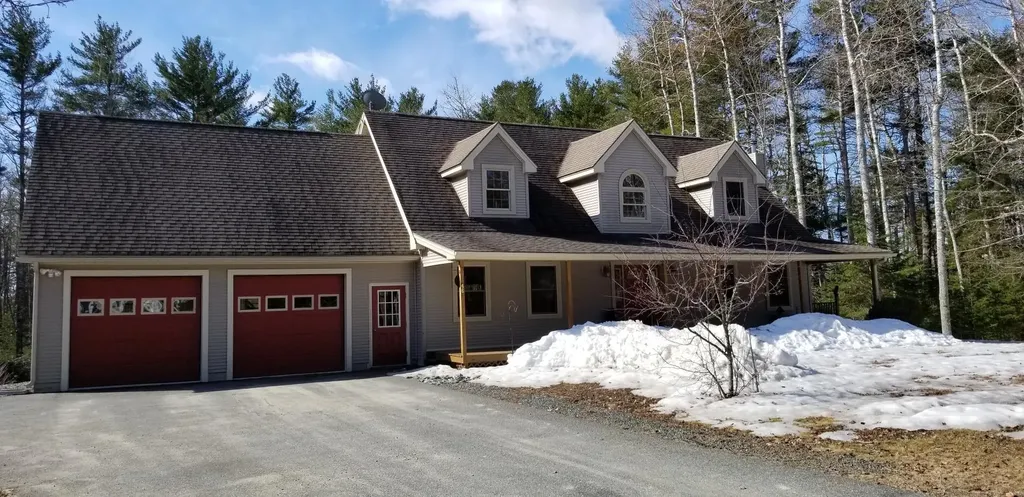46 Crescent Circle Surry ME 04684