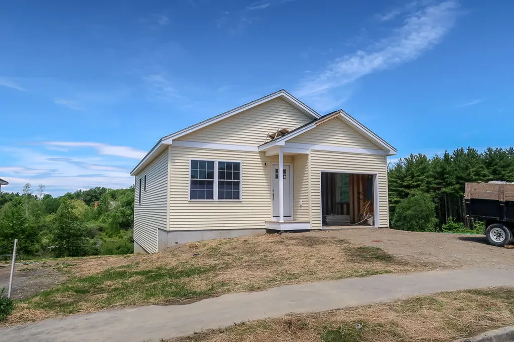 43 Village Circle Augusta ME 04330