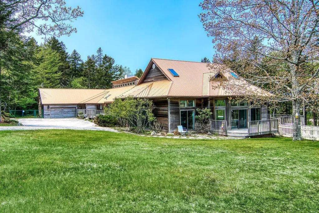 24 Oak Hill Lane Stonington ME 04681