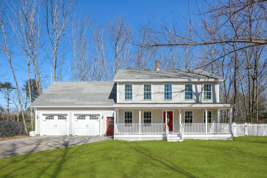 19 Zachary Lane Kennebunk ME 04043