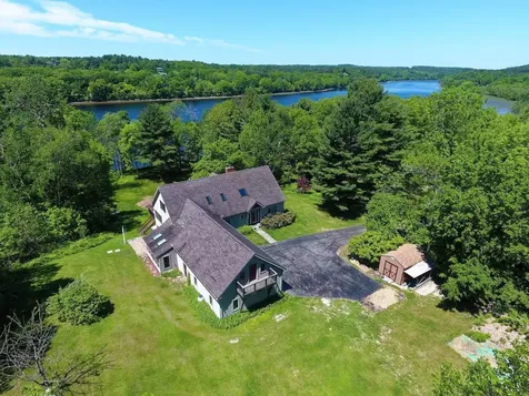 38 Agry Point Road Pittston ME 04345