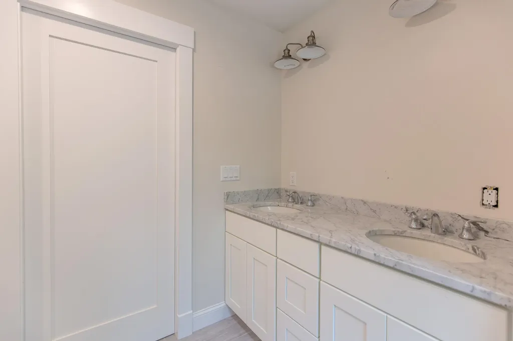1 Paddington Place Falmouth ME 04105