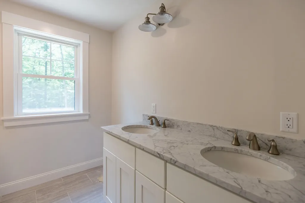 1 Paddington Place Falmouth ME 04105