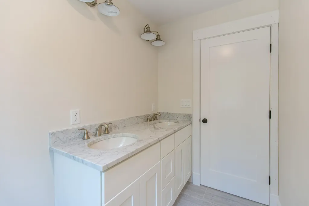 1 Paddington Place Falmouth ME 04105