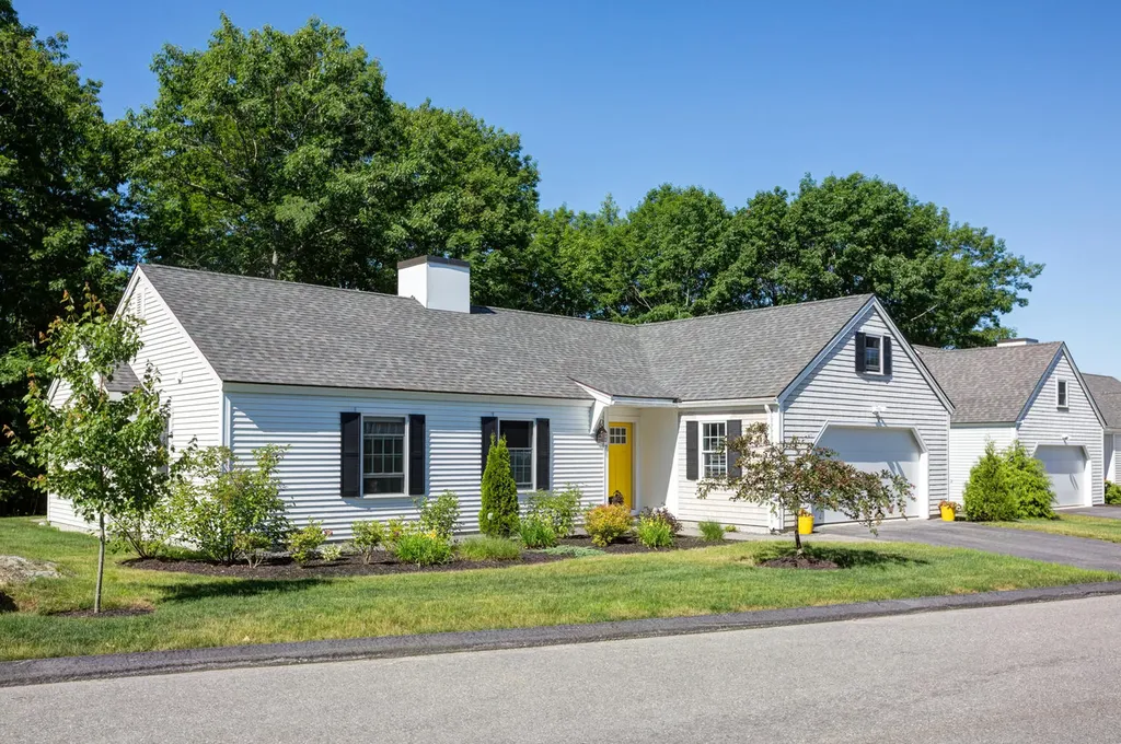 7 Carlisle Way South Portland ME 04106