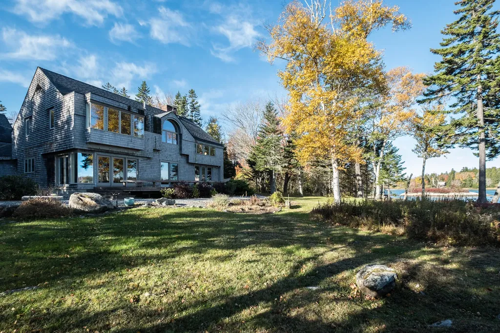 561 Island Avenue Saint George ME 04859