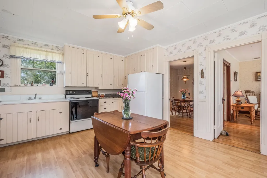 1129 Union Road Appleton ME 04862