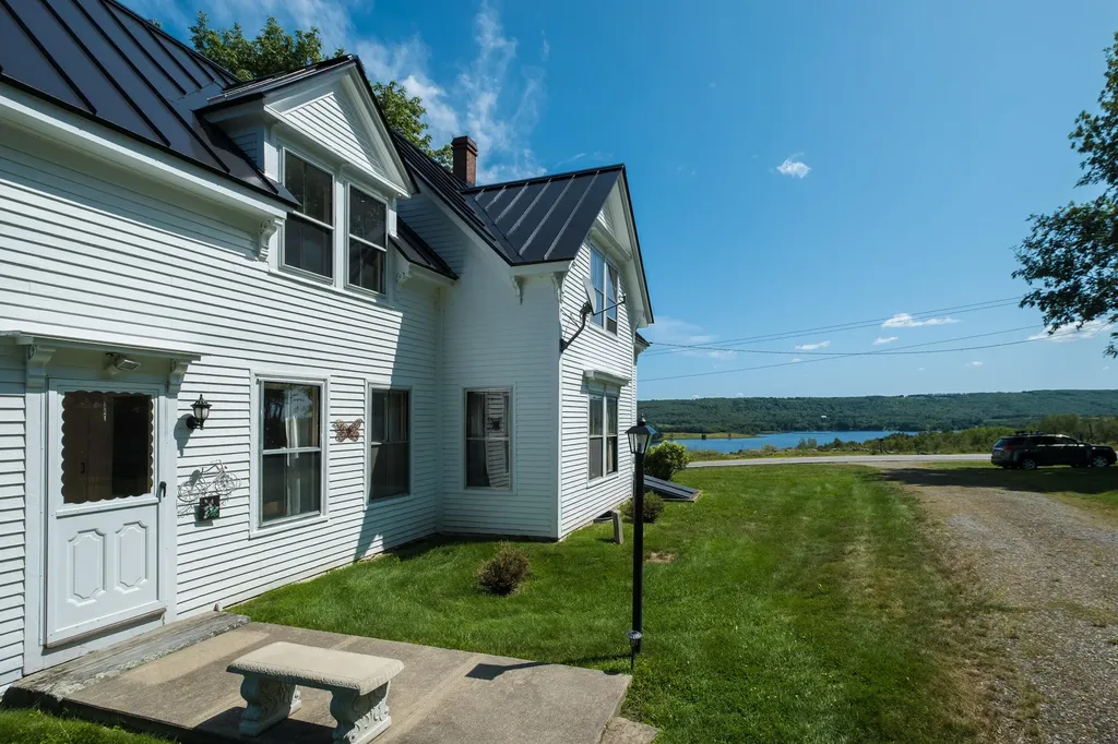 1129 Union Road Appleton ME 04862