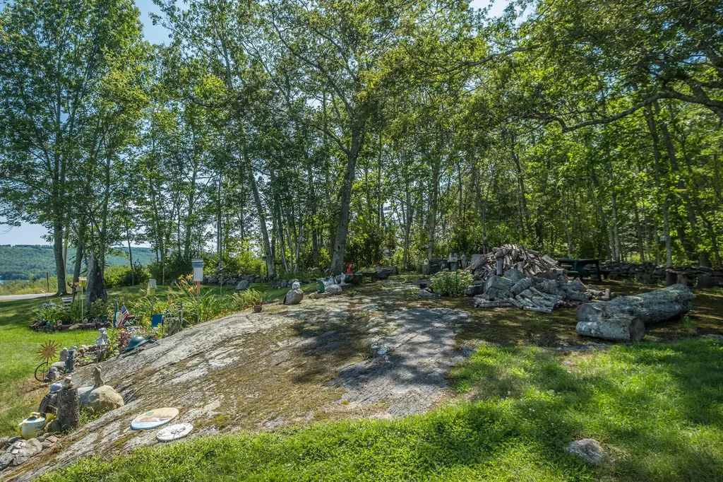 1129 Union Road Appleton ME 04862