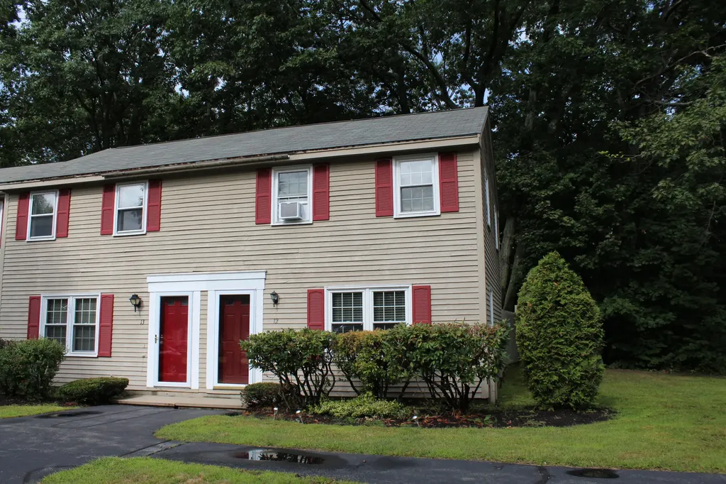 12 Jamestown Court South Portland ME 04106
