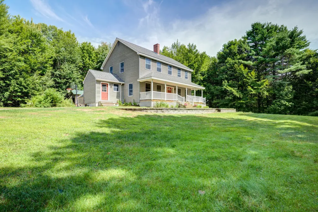 72 Bean Road Buckfield ME 04220