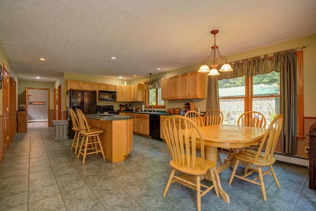 72 Bean Road Buckfield ME 04220
