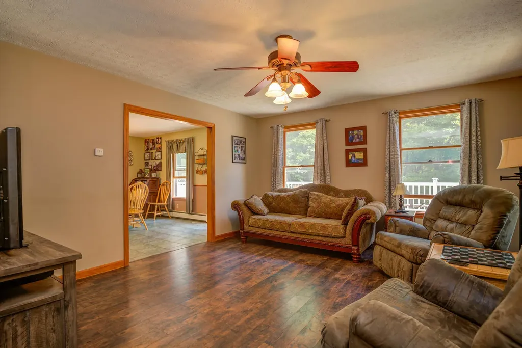 72 Bean Road Buckfield ME 04220