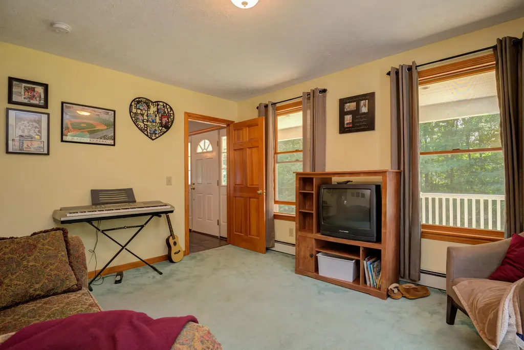 72 Bean Road Buckfield ME 04220