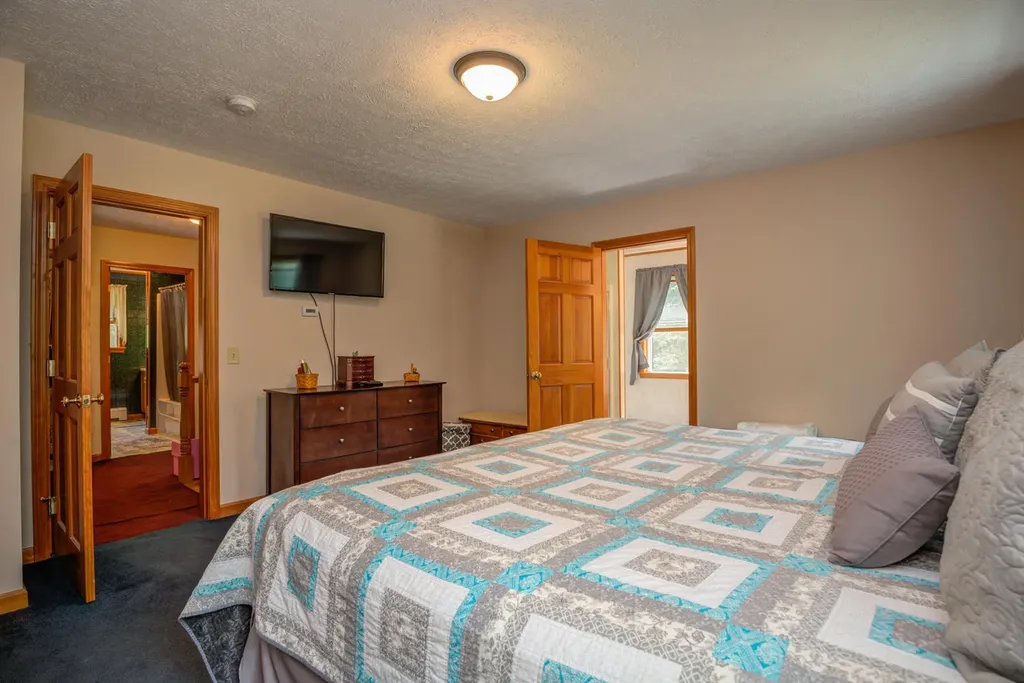 72 Bean Road Buckfield ME 04220