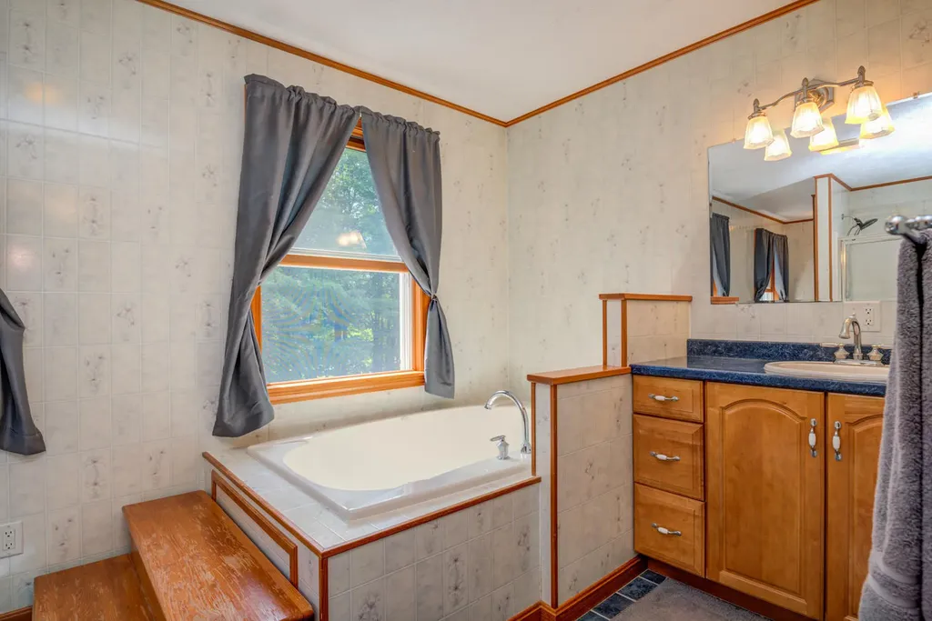 72 Bean Road Buckfield ME 04220